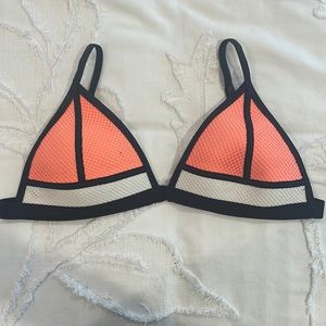 Triangl bikini top size Small ++